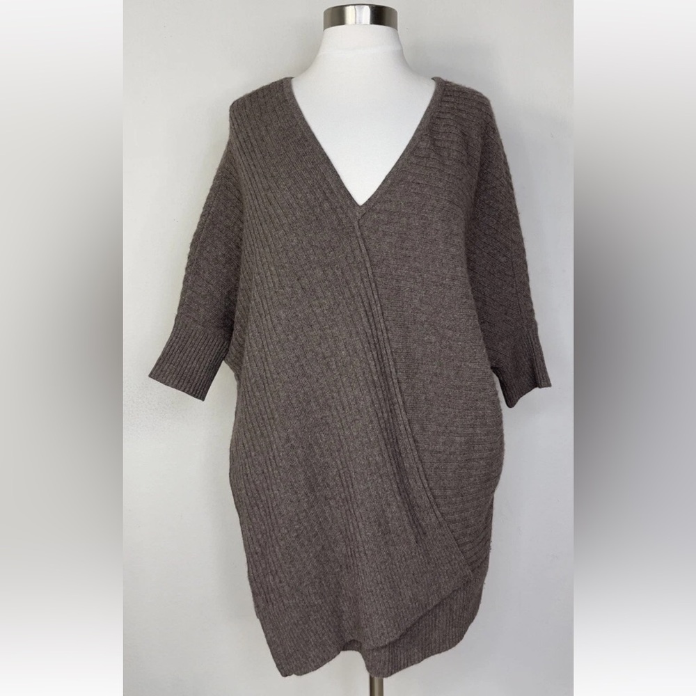 Vince 100% Cashmere Sweater Brown. Size: M